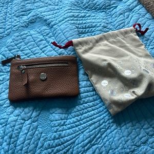 Women’s wristlet